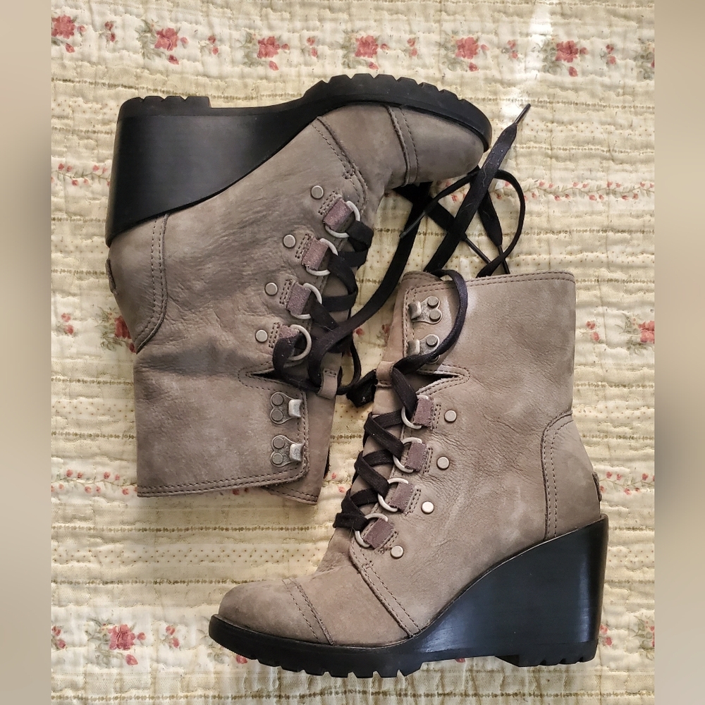 Sorel wedge boots